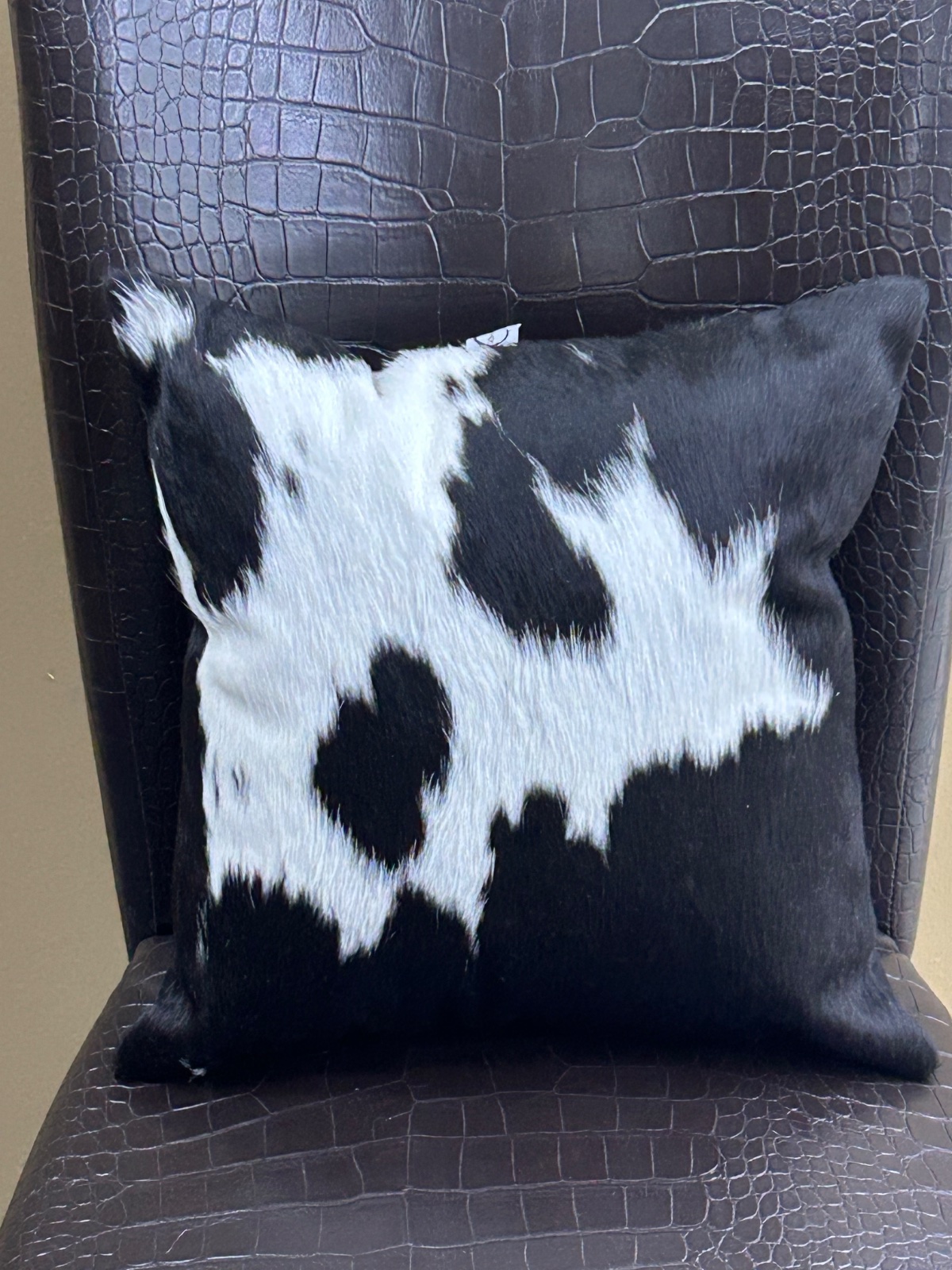 pillow, cowhide print, back/white, 16x16