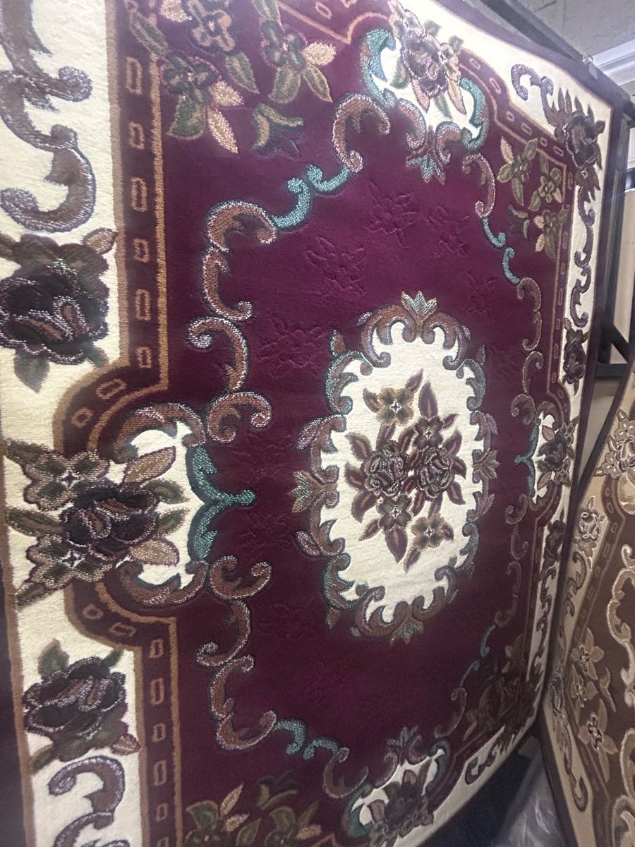 5x8 Burgundy D-121 Area Rug